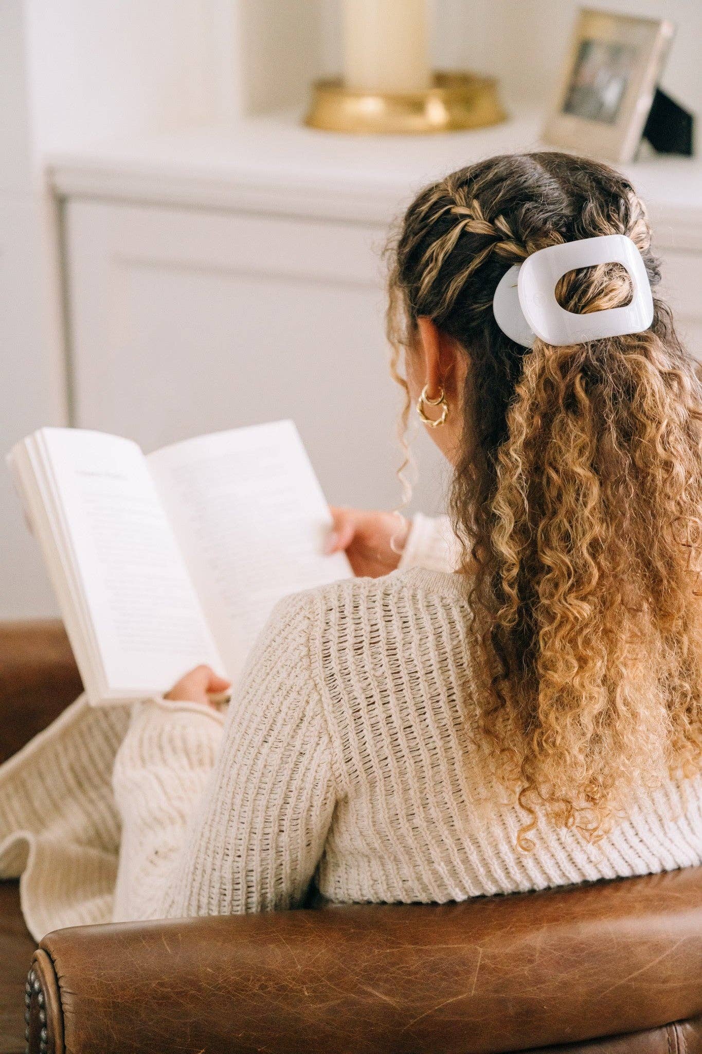 Round Flat Hair Clip | Medium | Coconut White