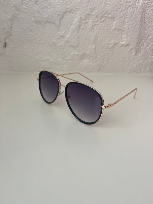 Queen Bee Aviator Sunglasses