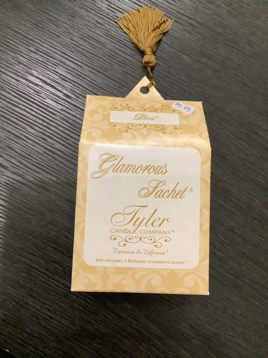 Glamorous Sachet Diva